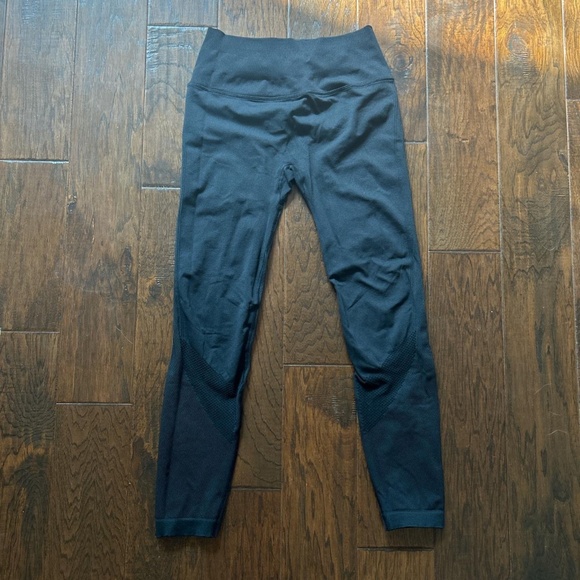 Lululemon Black Mesh Leggings - Picture 1 of 3